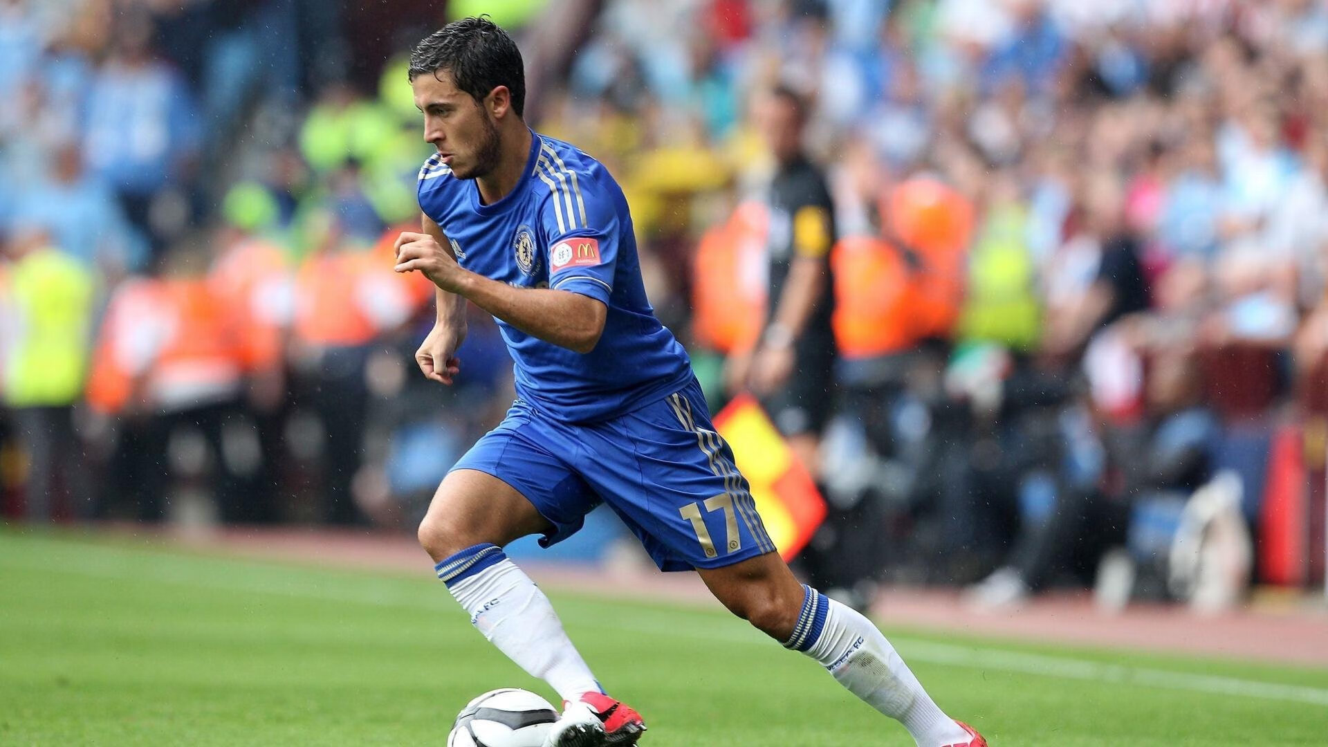 费兰·托雷斯成为皇马锋线核心，贡献关键助攻，费兰托雷斯和托雷斯什么关系